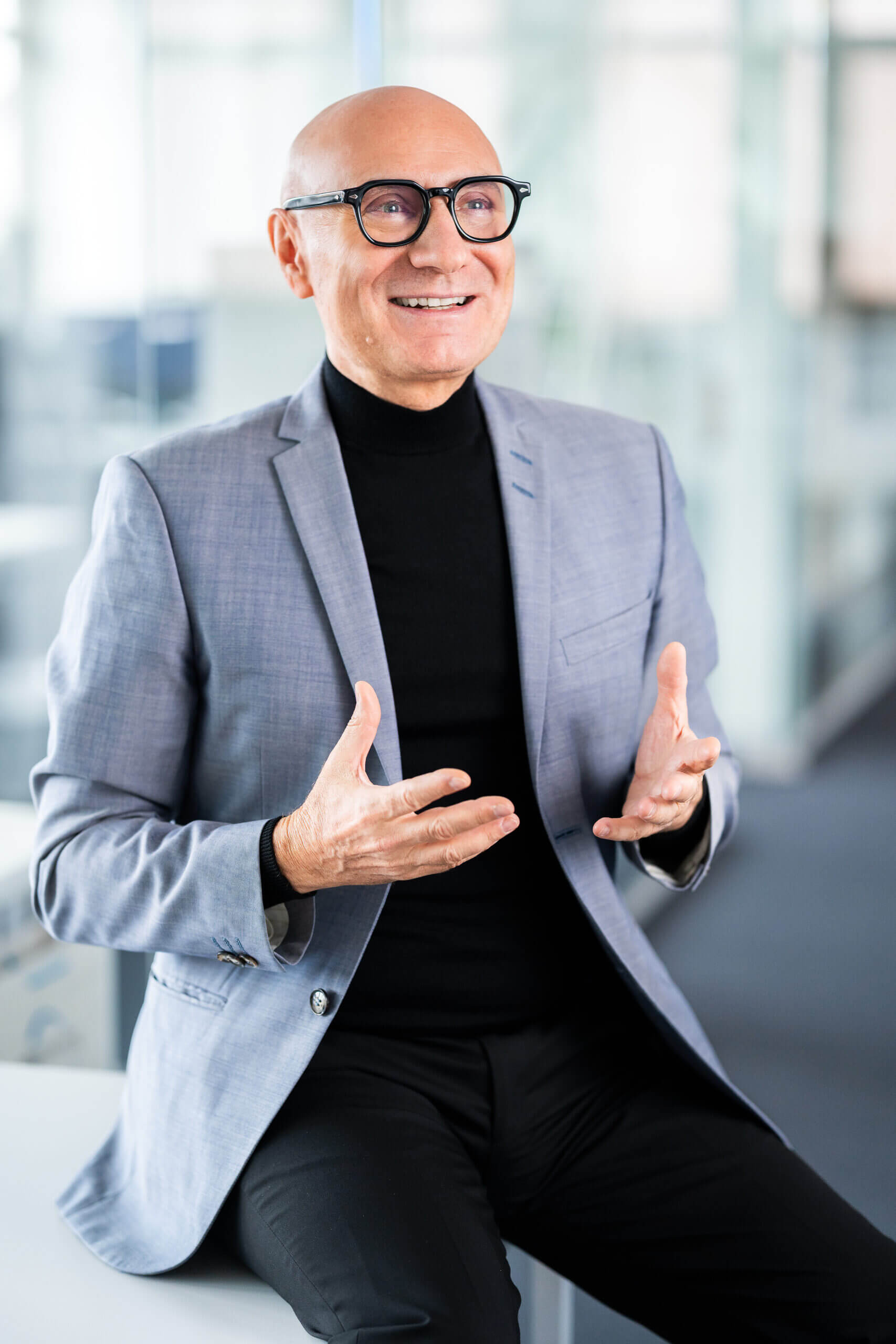 Niko Fostiropoulos 20260126 532 Bearbeitet scaled 1