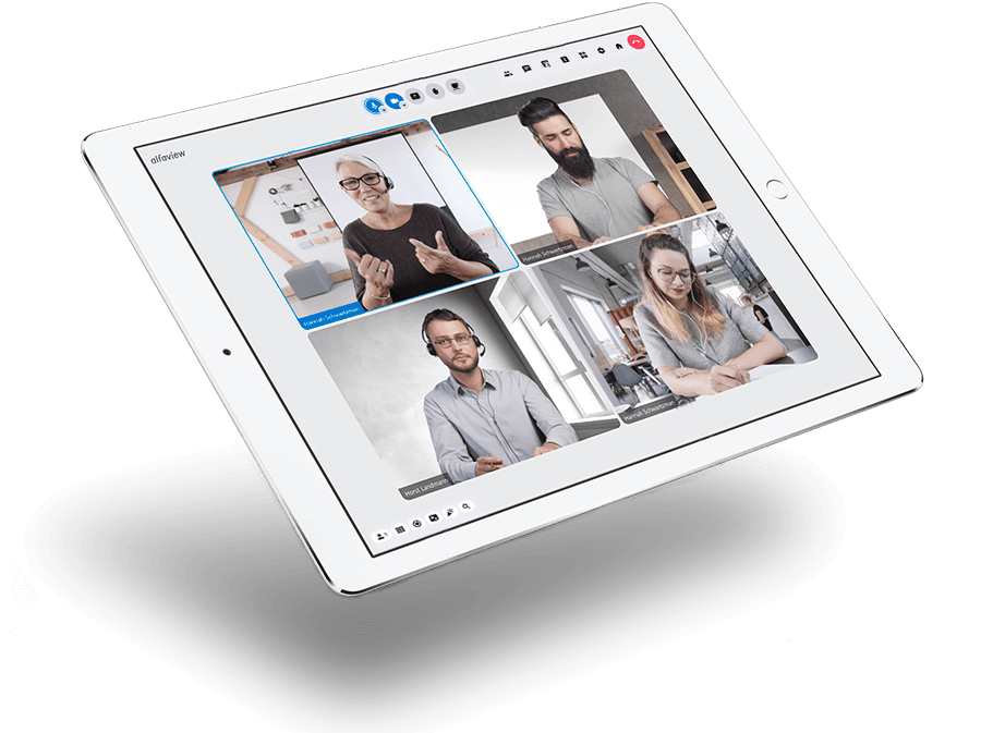 Tablet mit Videokonferenz mit vier Personen